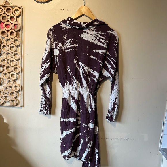 - Young fabulous & broke twist raine tie die wrap dress… - Picture 6 of 7